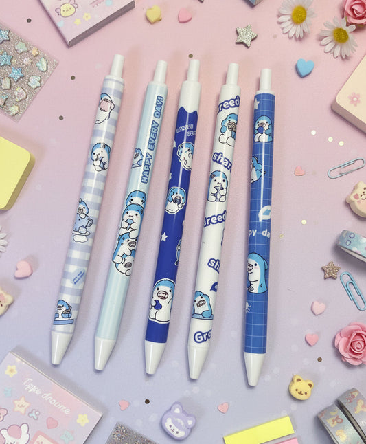 Stylo bille kawaii requin – 5 designs aléatoires bleu et blanc