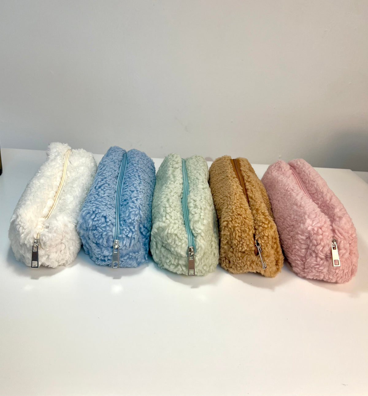 Trousse en peluche laineuse
