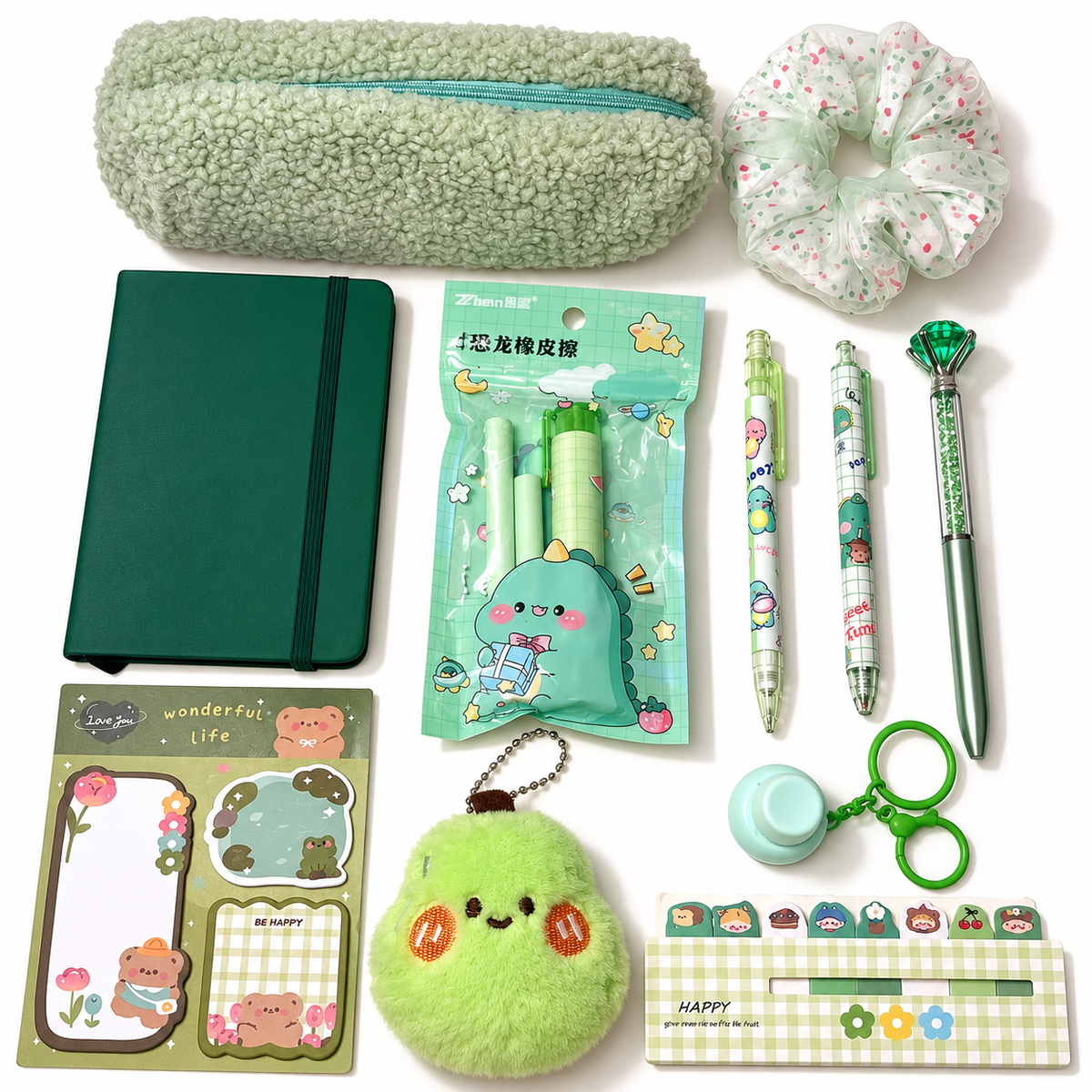 Box Matcha Lover : trousse verte, carnet, chouchou fleuri, gommes, stylos, notes et porte-clés kawaii.