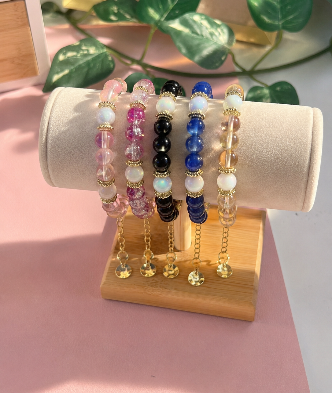Bracelet Perles de Verre & Breloque Lotus Doré