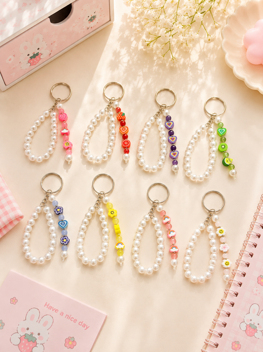 8 porte-clés perles nacrées avec breloques kawaii colorées faits main par Cuteberry